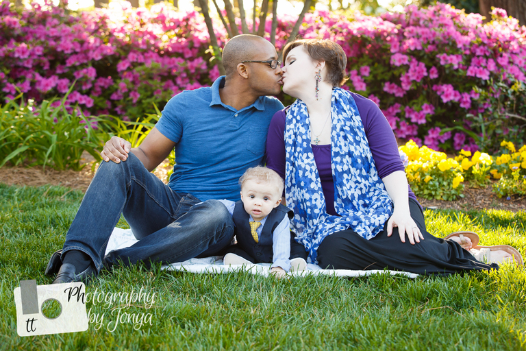 Family photography at WRAL Gardens on Western Blvd in Raleigh NC