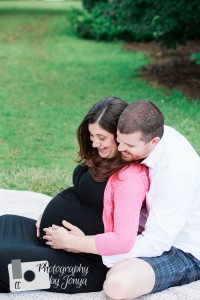 Maternity photography at the JC Raulston Arboretum in Raleigh