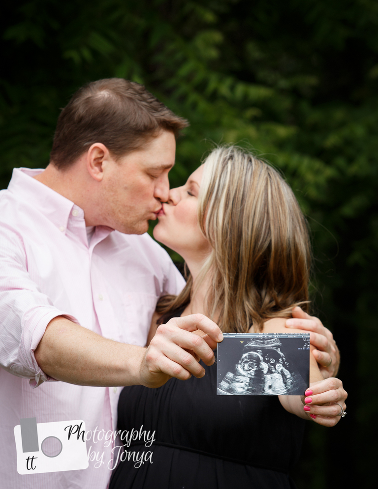 Maternity photograph with ultrasound, Raleigh