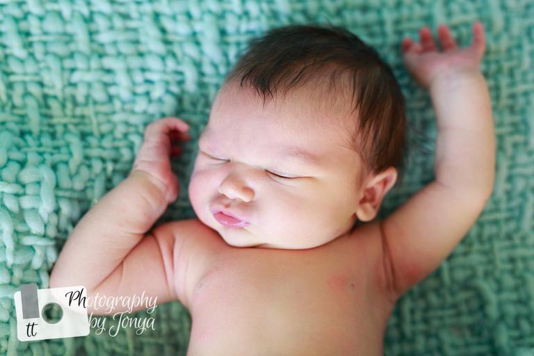 Holly Springs North Carolina newborn photographer