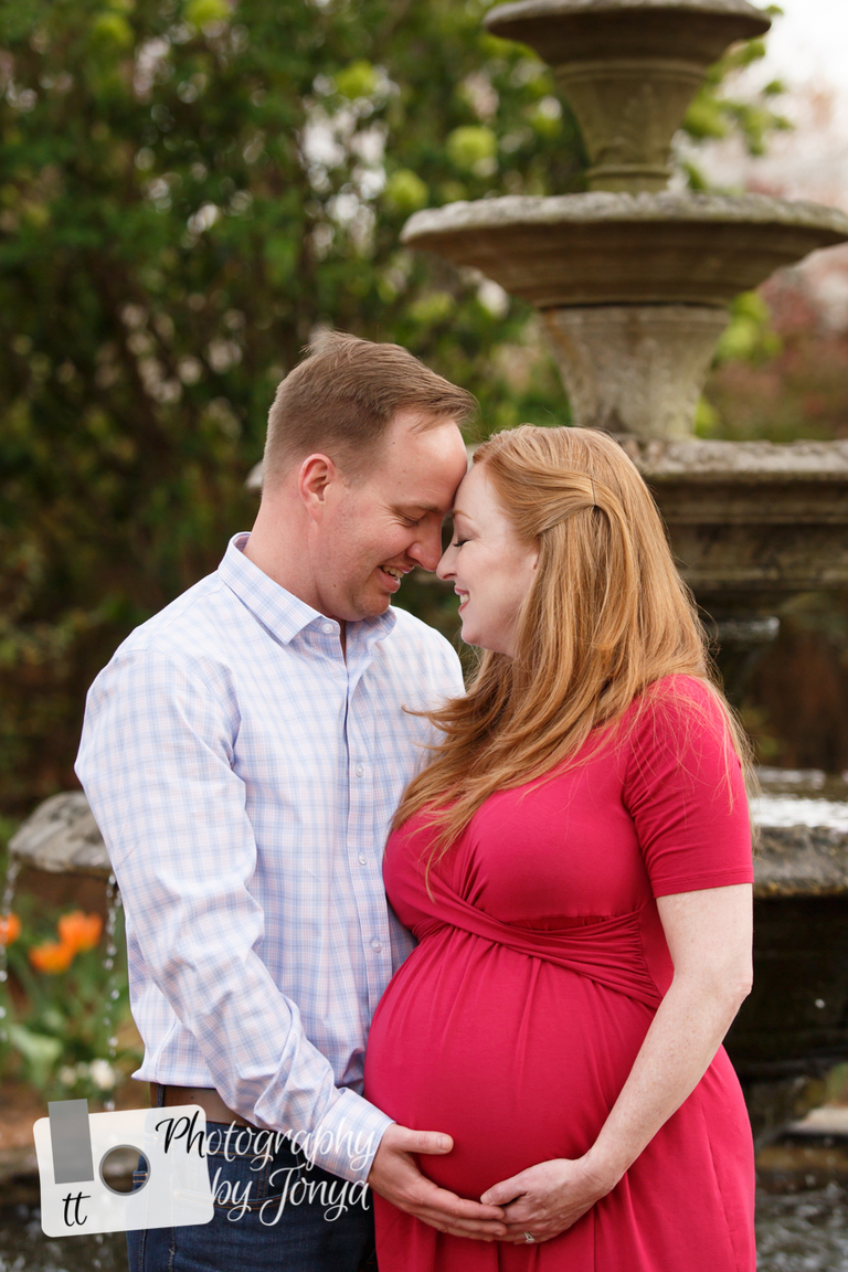 Best maternity photographer in Raleigh NC